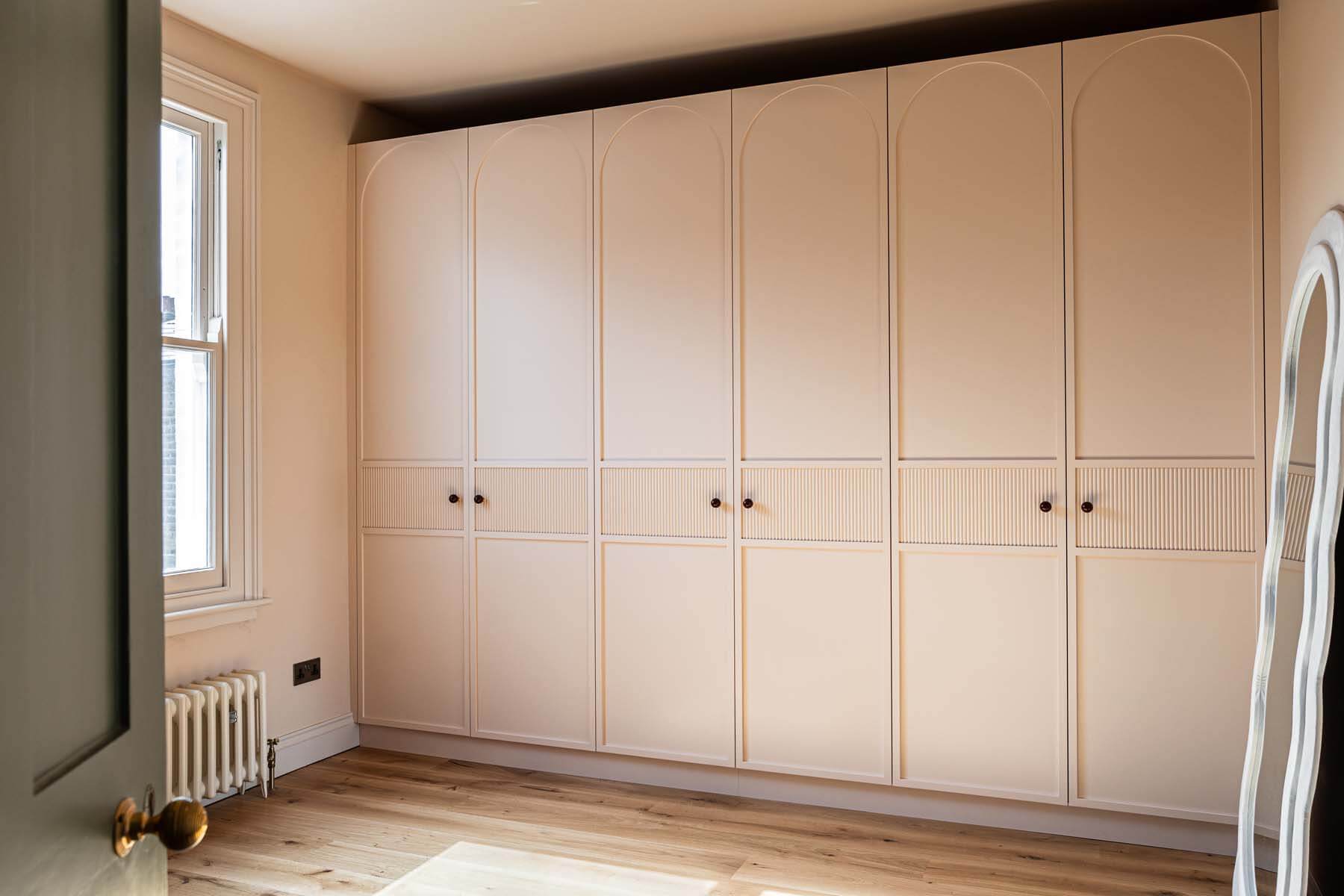 Arched Slim Shaker Wardrobe