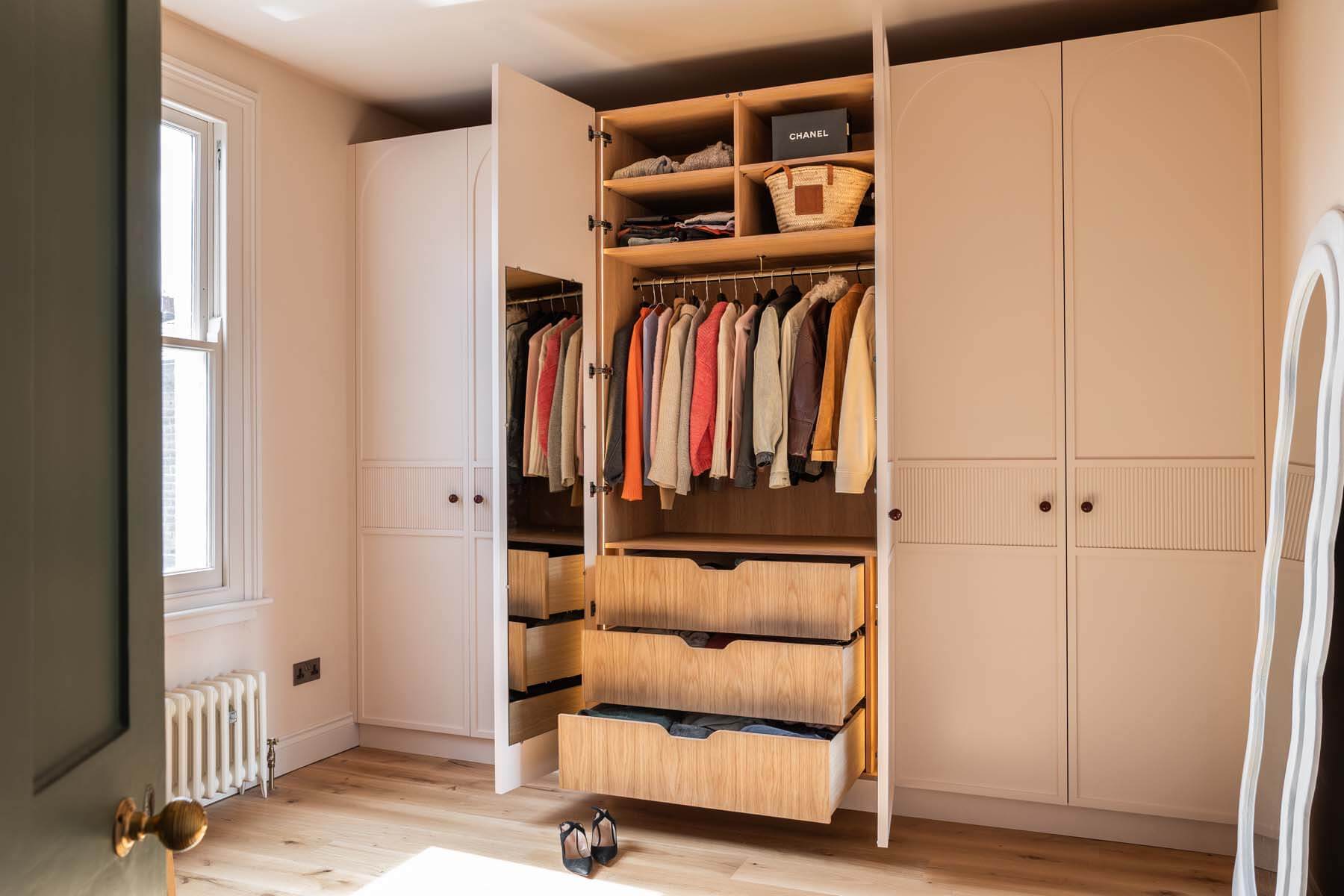 Arched Slim Shaker Wardrobe