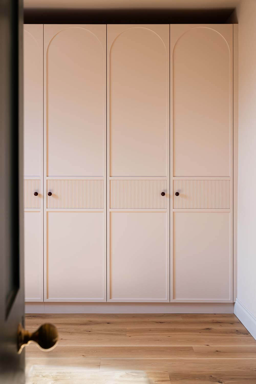 Arched Slim Shaker Wardrobe
